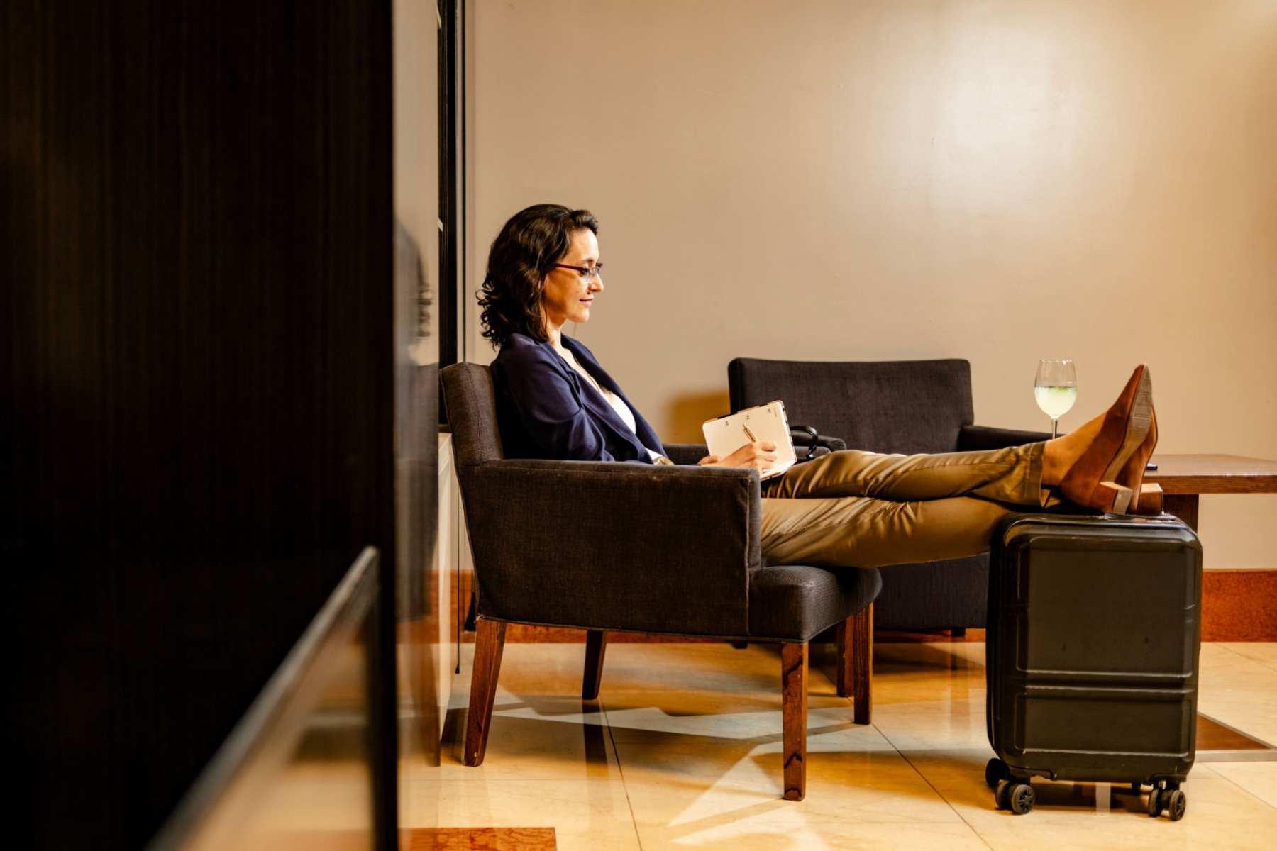 Top Reasons to Book Housr Short Stays in Gurgaon for Diwali 2025