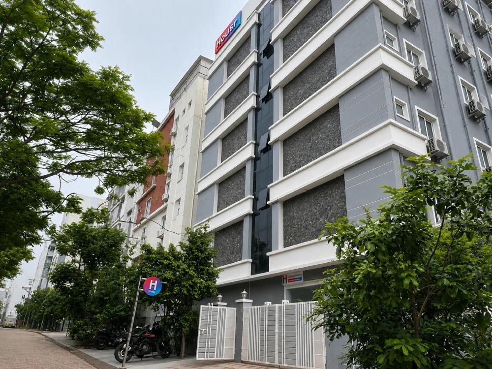 Housr 43 DLF Gachibowli