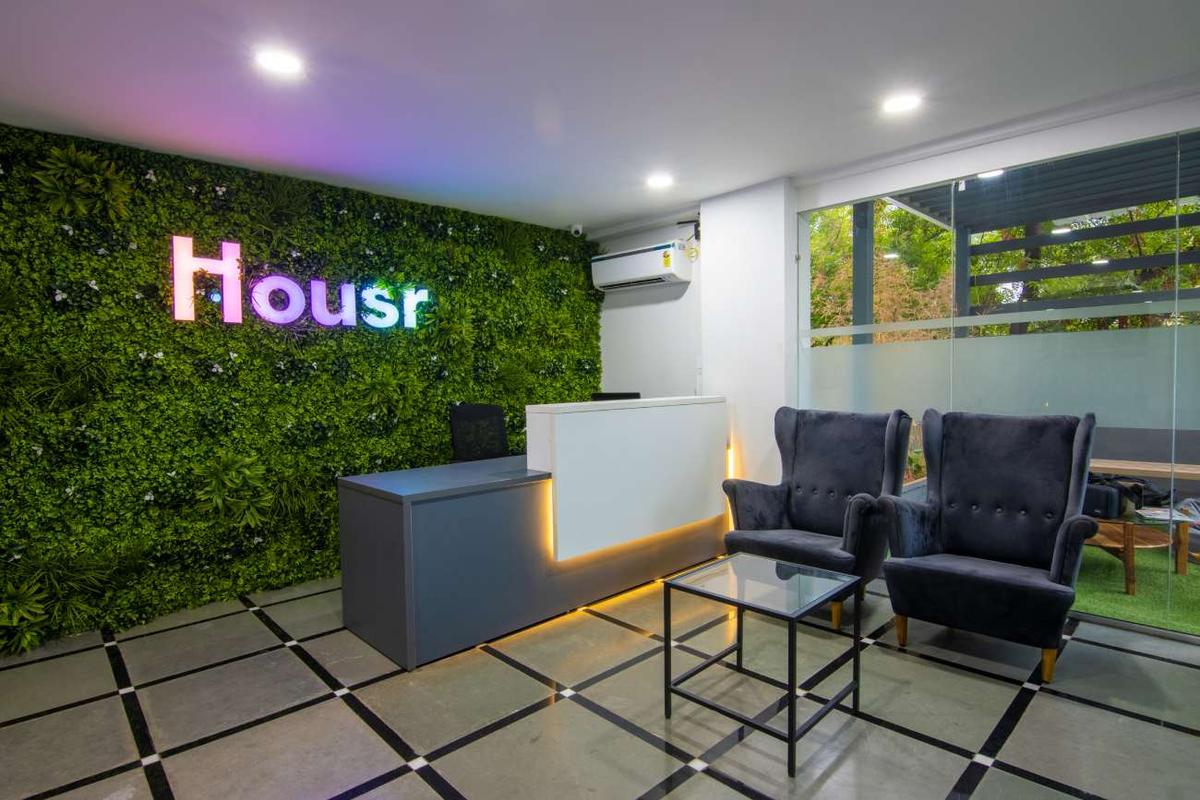 Housr 43 DLF Gachibowli