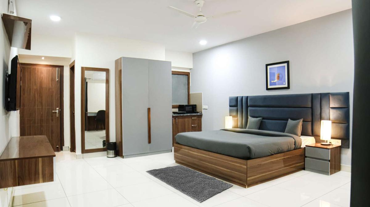 Housr Homes 28 Mega Mall